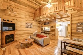 2 Mi to Kentucky Lake Cozy Cabin with Deck!
